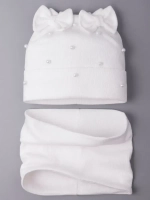 Шапка для девочки на осень с бусинами и снуд