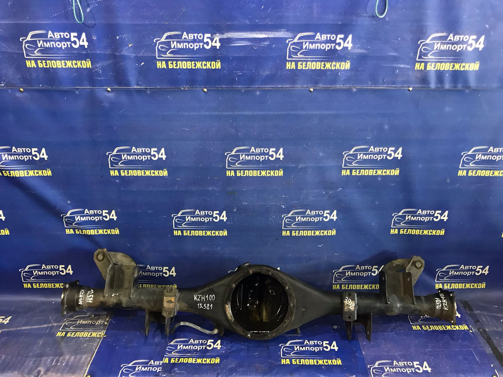 Чулок заднего моста TOYOTA HIACE 1993-1995