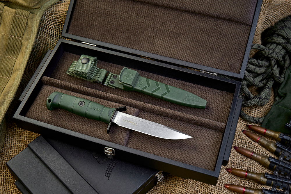 Подарочный набор: Combat AUS-10Co (Cryo) StoneWash Olive и шкатулка 80 лет Великой Победы