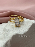Кольцо золотистое с прямоугольным камнем