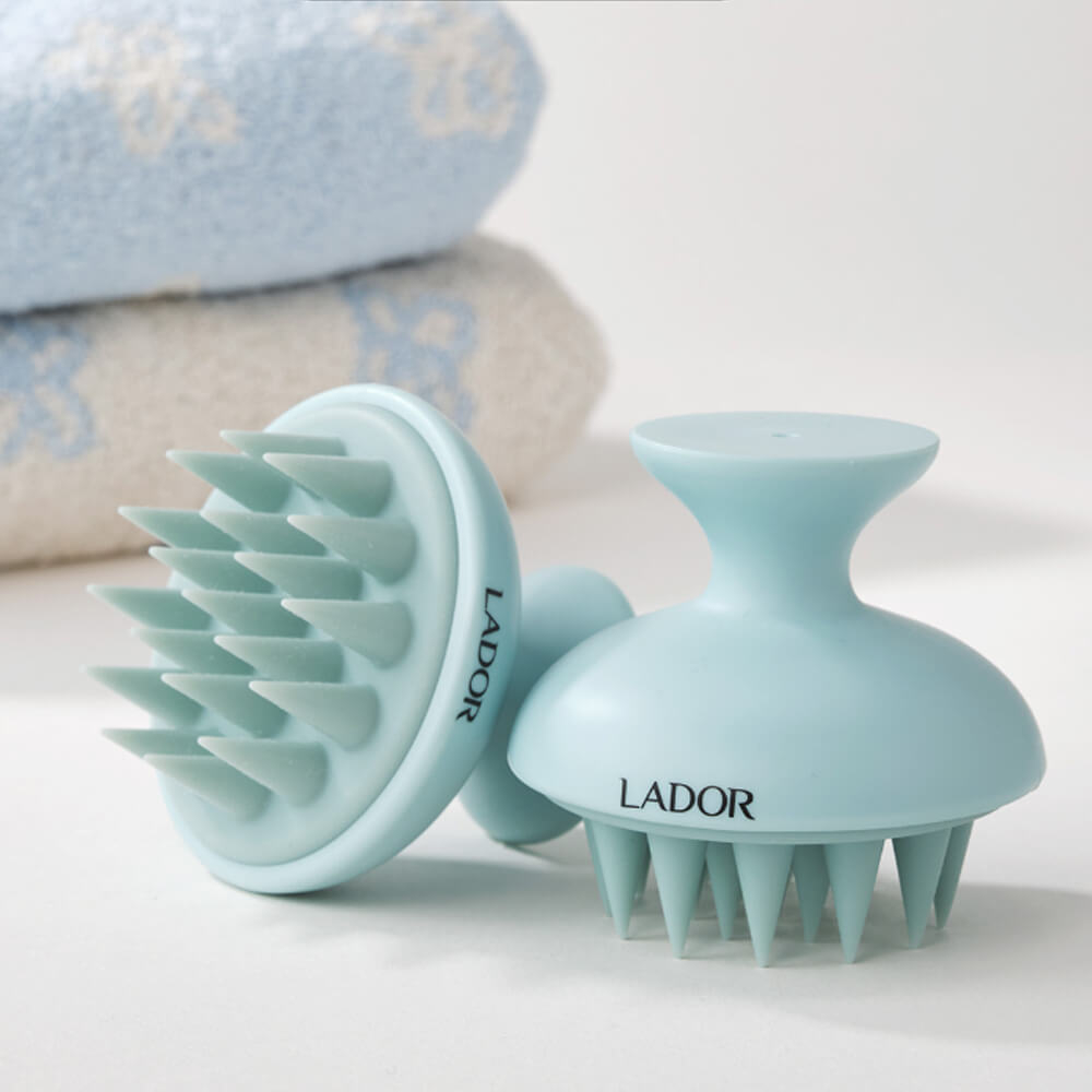 Расческа для головы массажная голубая La'dor Scalp Massager Shampoo Brush Blue