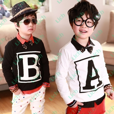 Толстовка с круглым вырезом и контрастным принтом буквы