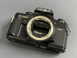 Minolta X-700 + Minolta MD 35-105mm 3.5-4.5 Zoom