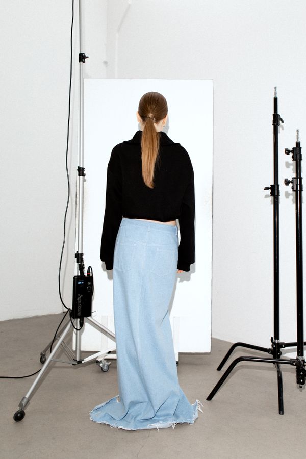 Кроп свитшот с молнией