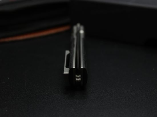 Складной нож Boker 01BO613 Urban Trapper Premium CF c клинком из стали Böhler M390 Microclean®, рукоять титан / карбон