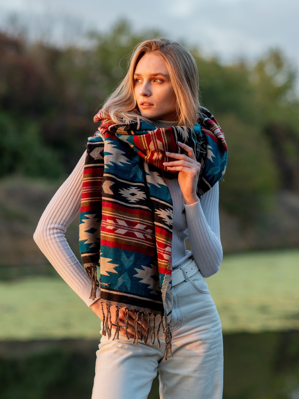 Шарф теплый с орнаментом Навахо