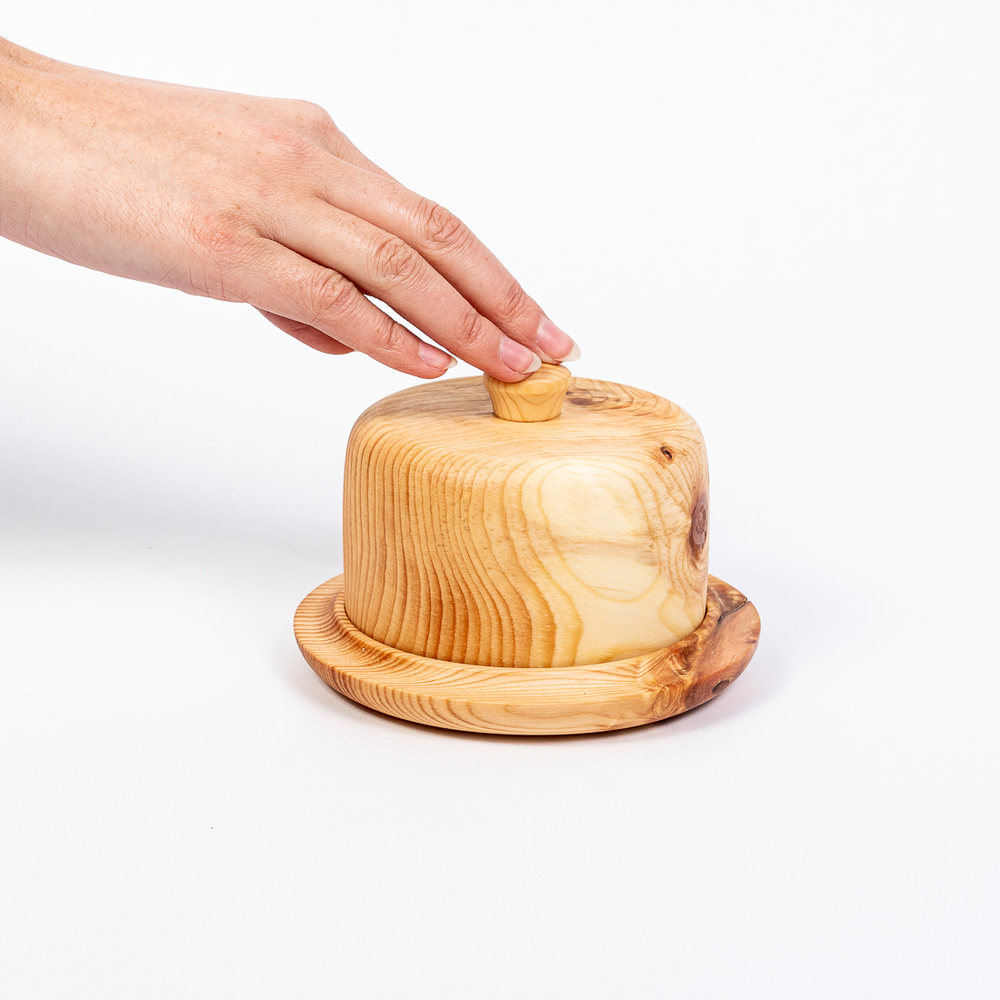 Масленка из дерева Сибирский Кедр для сливочного масла. MS3