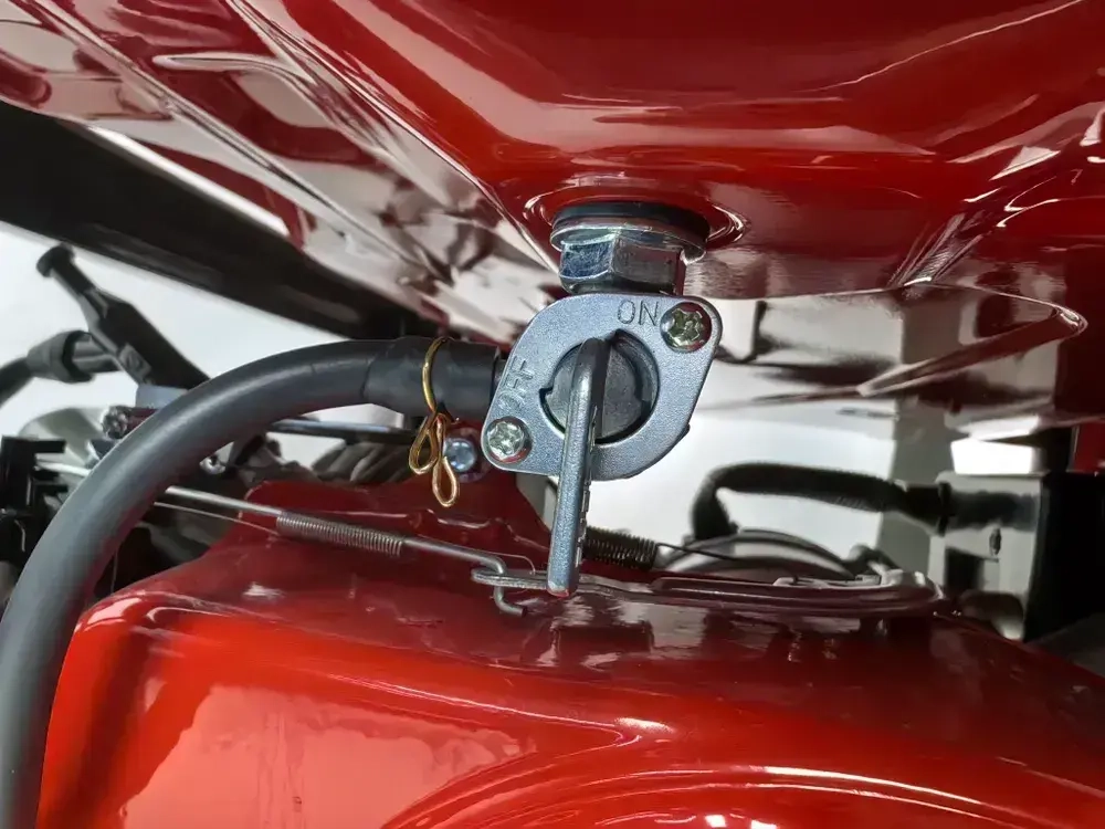 Генератор бензиновый 5,8 кВт 16А / РТ10_генератор