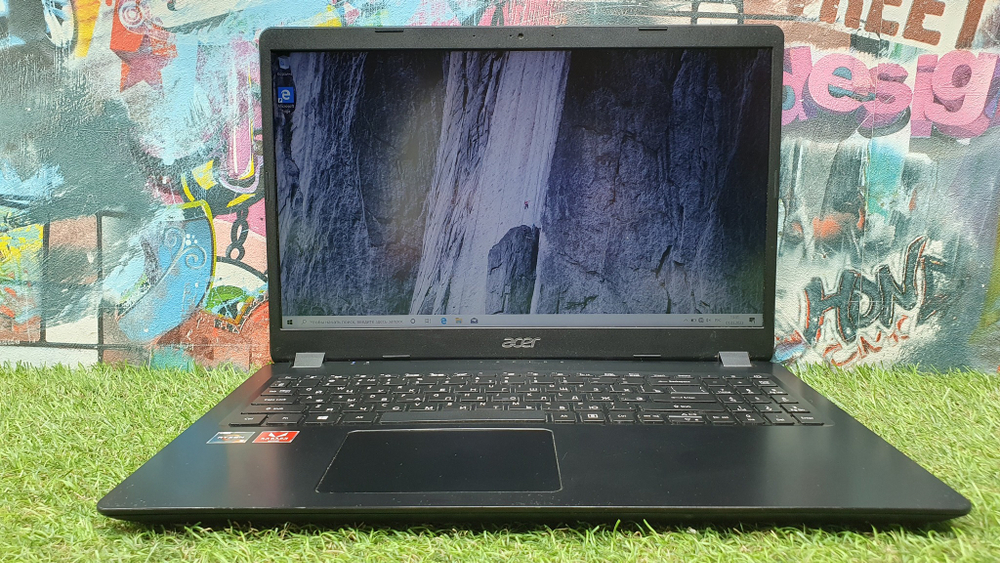 Ноутбук Acer Ryzen 3/4 Gb/FHD