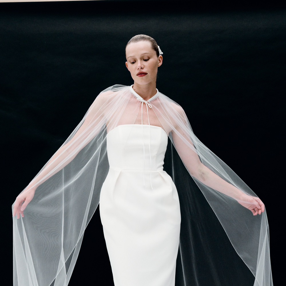 Кейп с длинными рукавами