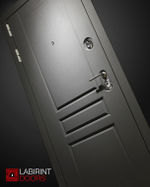 Дверь входная Лабиринт Платинум 07 - Белое дерево металлическая