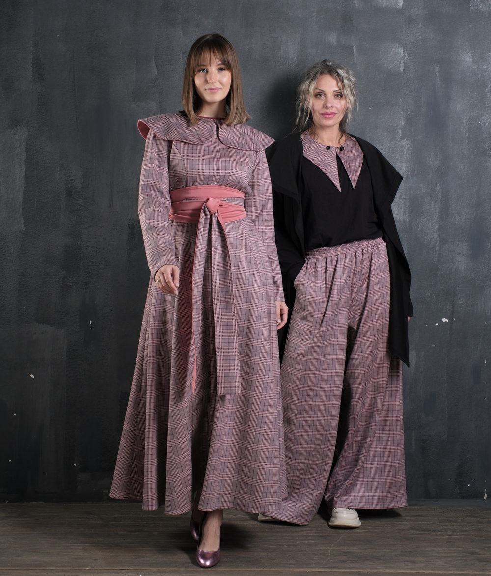 Платье с кушаком /персик клетка