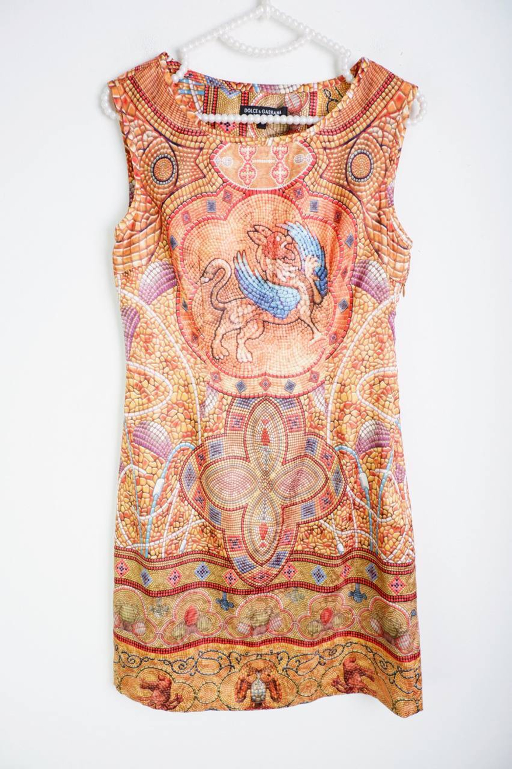 Платье шелковое яркое, маркировка М, визуально на 46 размер