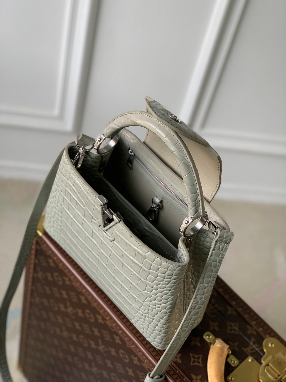 Louis Vuitton Capucines BB
