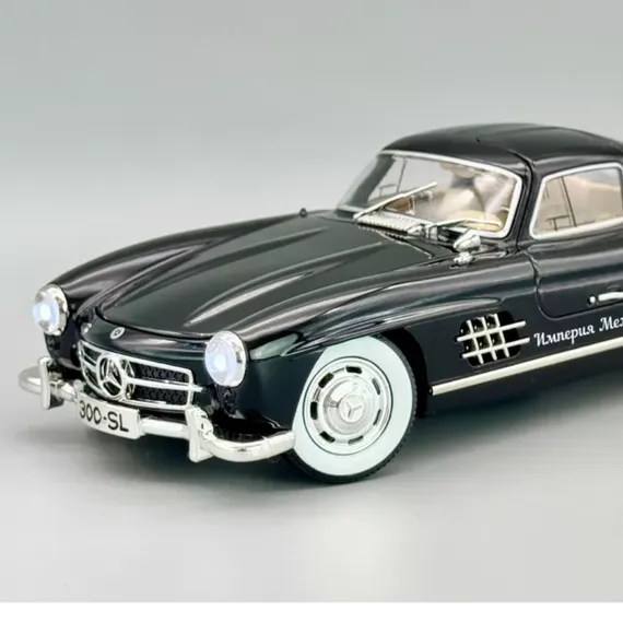 Mercedes Benz 300SL A4327 A4581 1:24