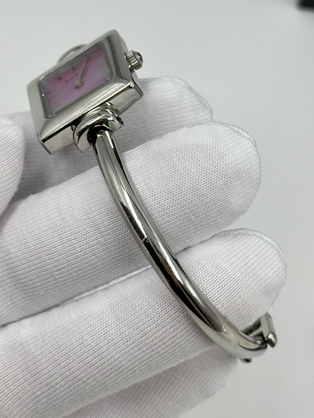 Часы Gucci 1900L
