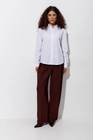 Свободная базовая рубашка из хлопка белого цвета