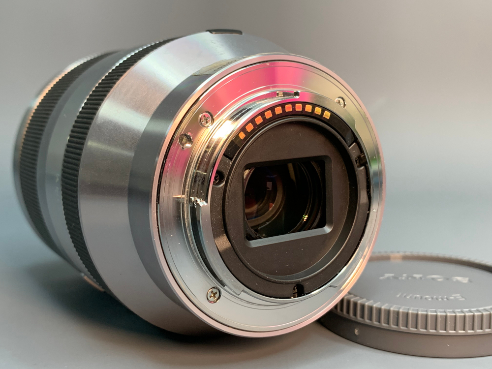 Sony E 18-200mm 3.5-6.3 OSS внутри грибок