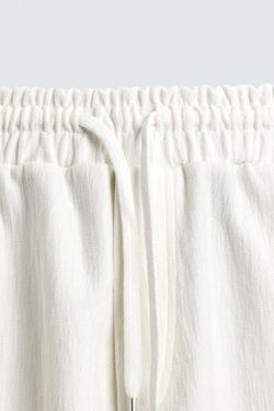 ZARA ШОРТЫ-ДЖОГГЕРЫ ИЗ РЕЛЬЕФНОЙ ТКАНИ, ЖЕЛТОВАТО-БЕЛЫЙ