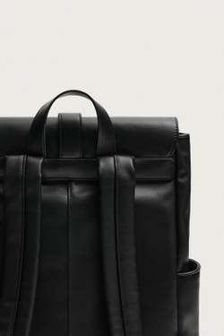 ZARA РЮКЗАК С КЛАПАНОМ И РЕМЕШКОМ, ЧЕРНЫЙ