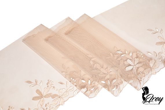 05-113 Вышивка на неэл. сетке 22 см, телесный 126 (правая)