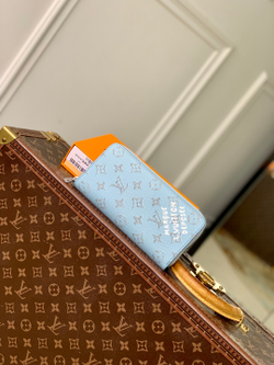Louis Vuitton Zippy Vertical Wallet