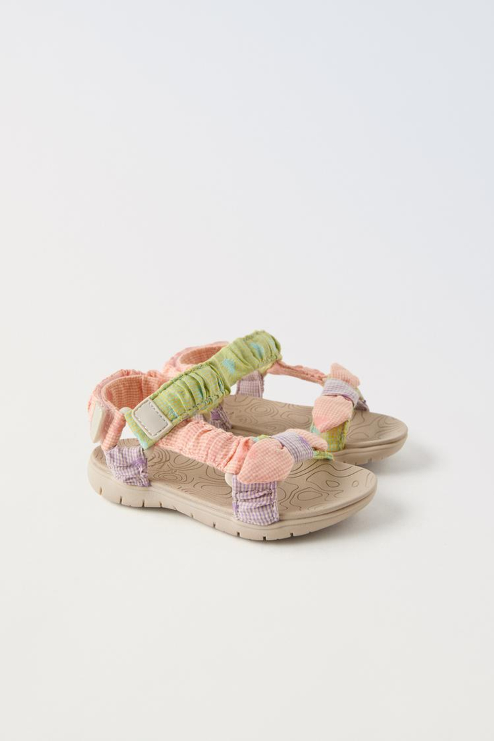 ZARA САНДАЛИИ С ПРИНТОМ, ЗЕЛЕНЫЙ