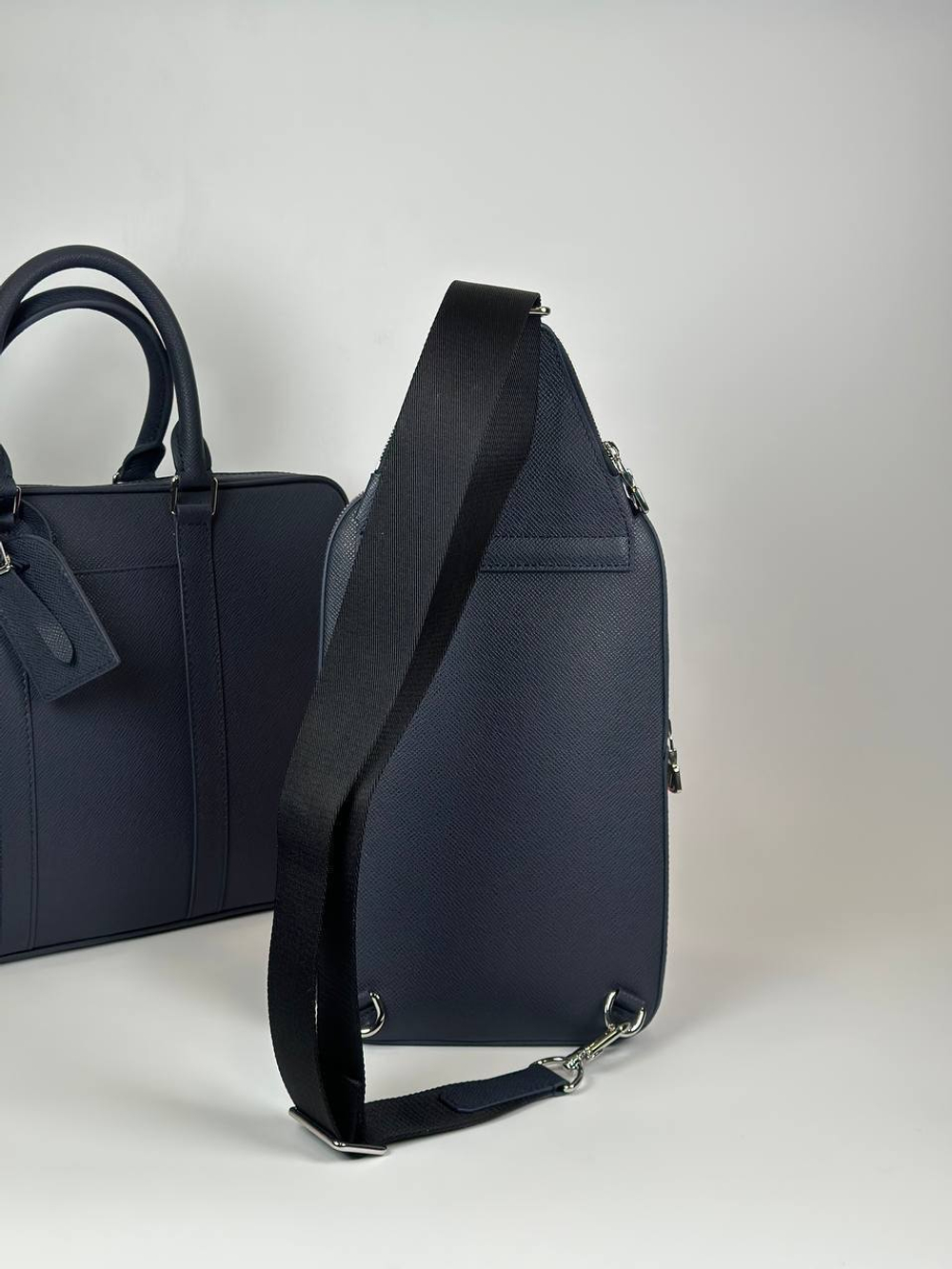 Сумка-слинг Louis Vuitton, арт. 477575635