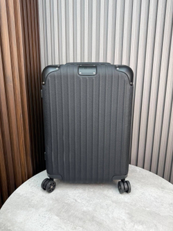 Дорожный чемодан Rimowa Distinct