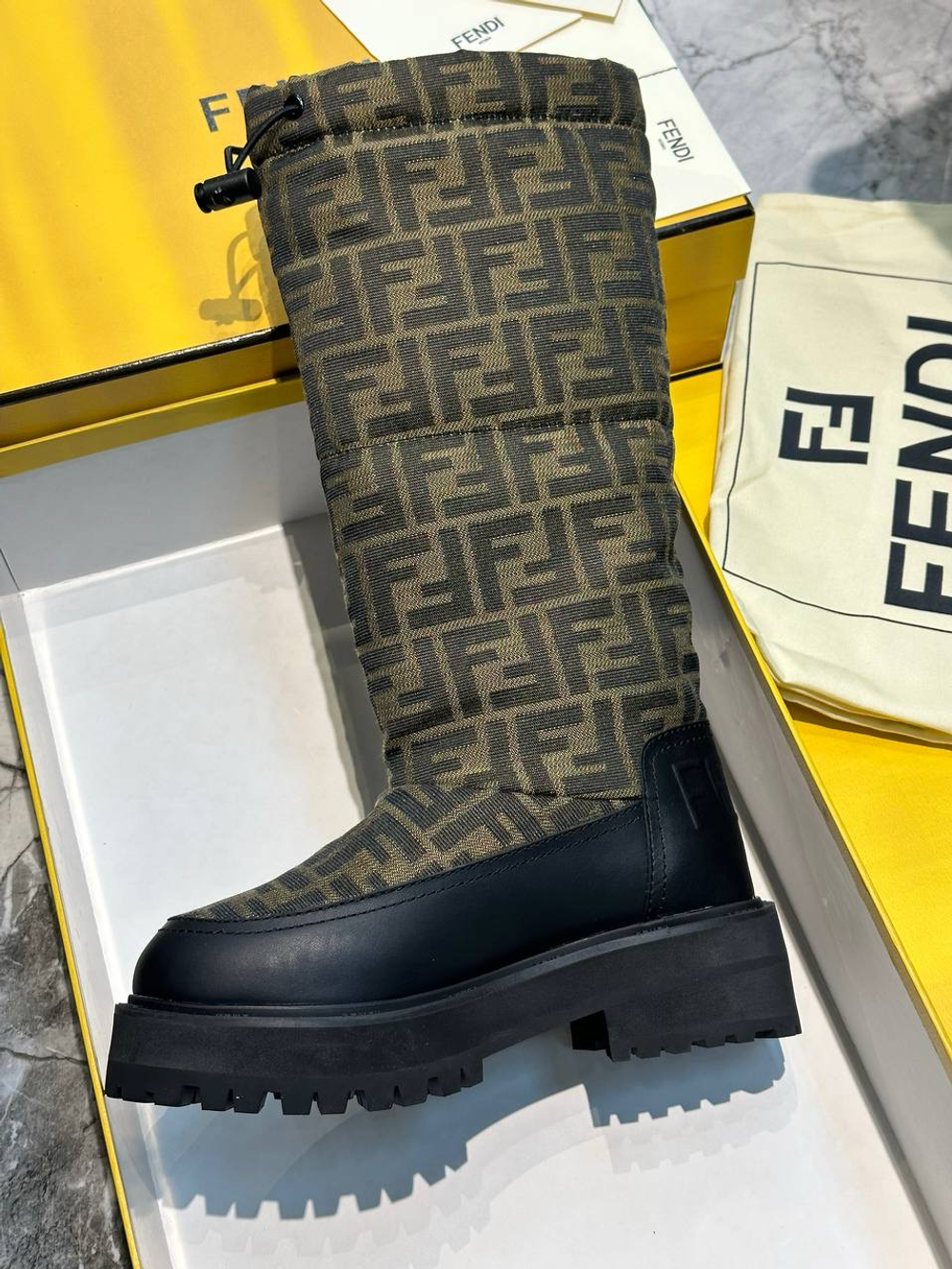 Сапоги Fendi