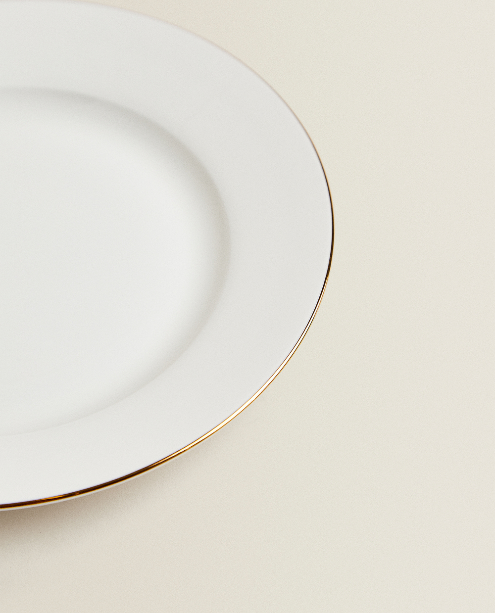 ZARA HOME ТАРЕЛКА ИЗ КОСТЯНОГО ФАРФОРА В ОПРАВЕ