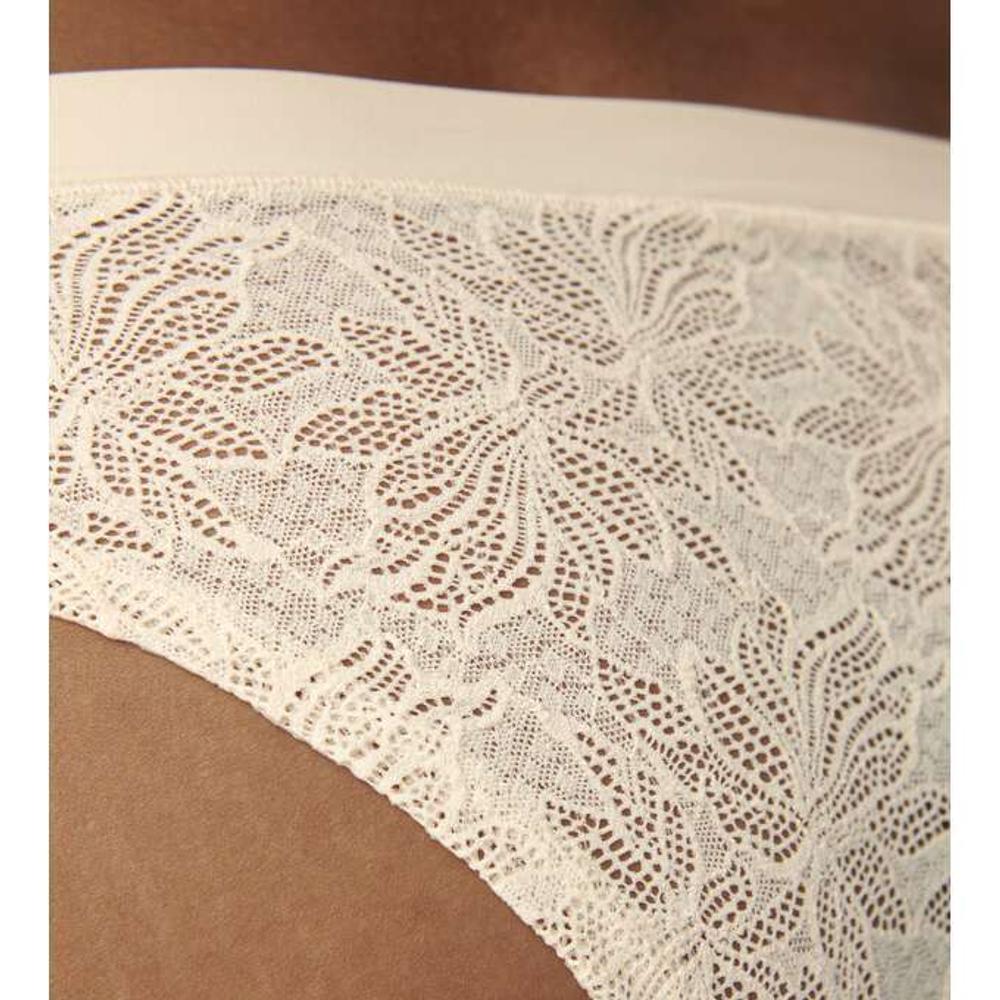 Трусы Triumph Smart Lace Brazilian