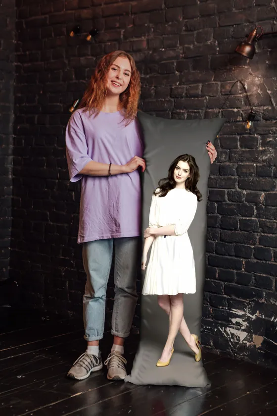 Дакимакура Энн Хэтэуэй