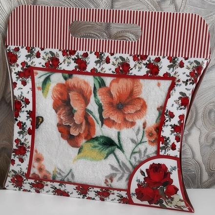 Полотенце махровое, 35*75 см, Китай, в подарочной упаковке.