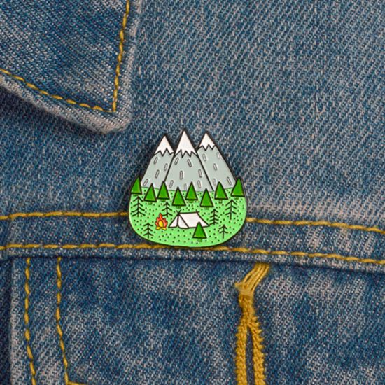 Значок металлический на одежду/Пин. Camp