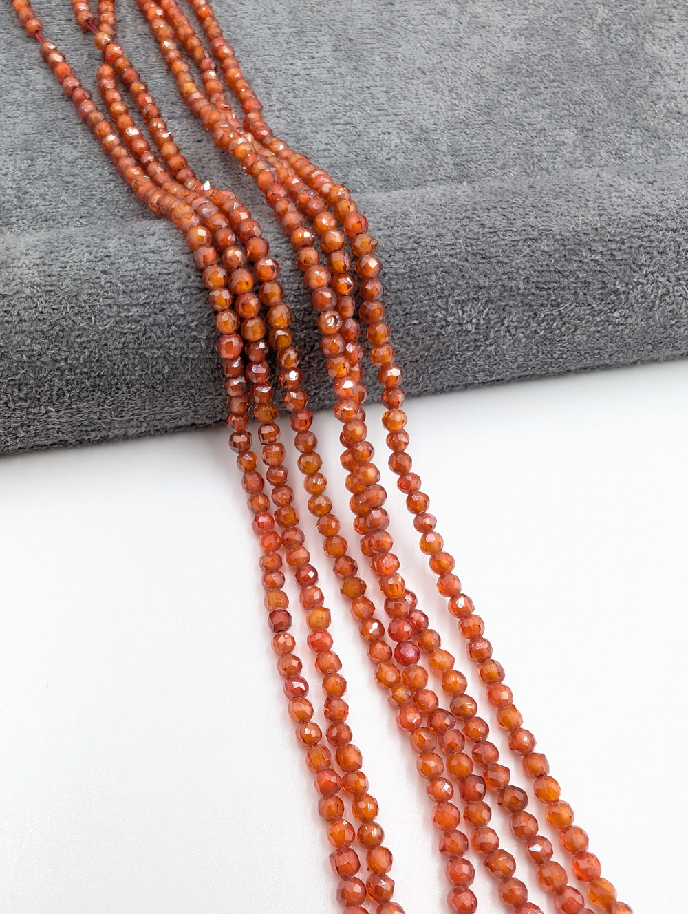 Фианиты 2мм, оранжево-красный