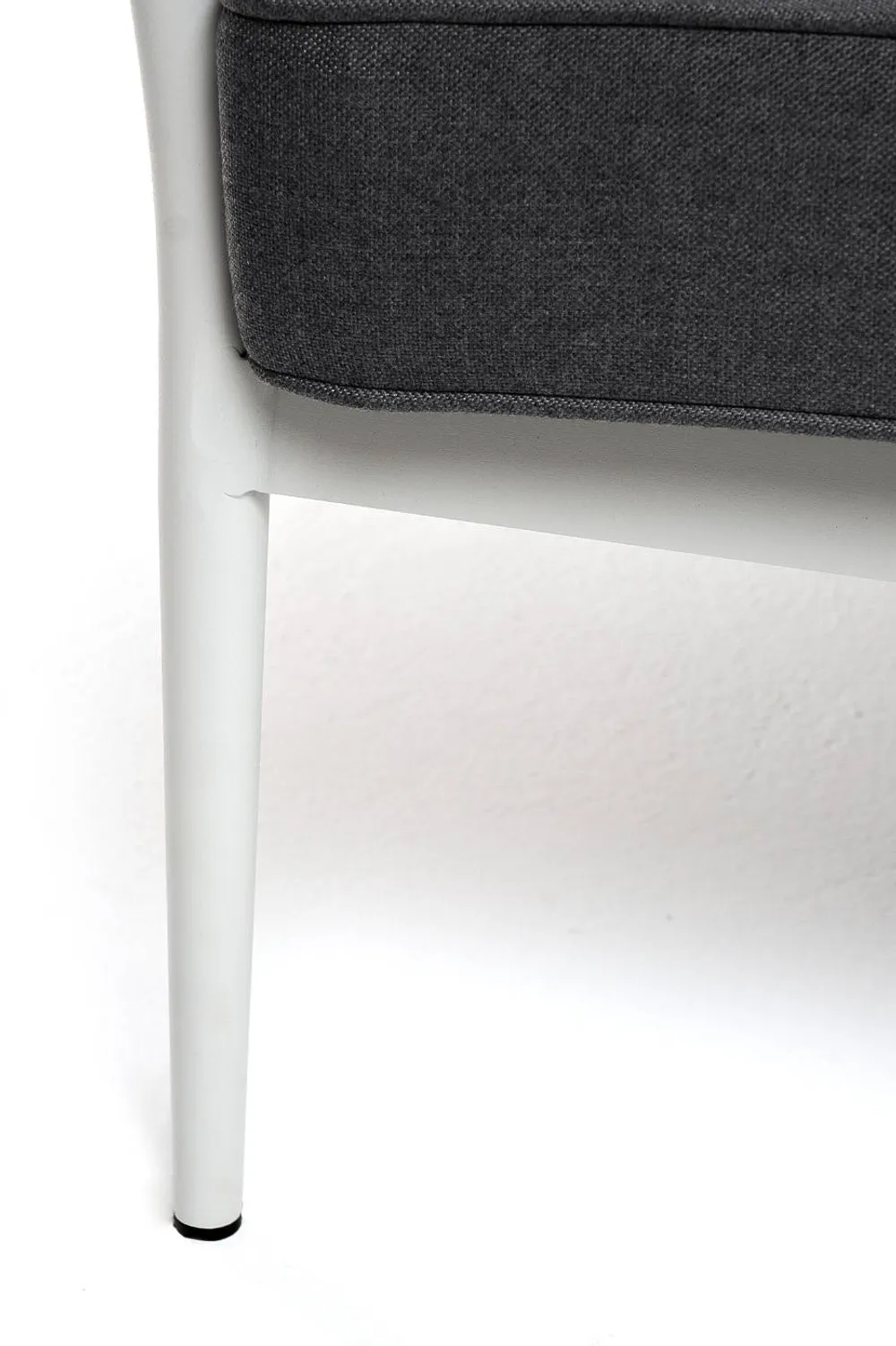 "Касабланка" диван 3-местный плетеный из роупа, каркас алюминий светло-серый (RAL7035) муар, роуп серо-коричневый 23мм, ткань серая 017