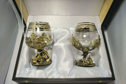 Набор из 2-х бокалов для коньяка "Три медведя" и "Охота на глухаря" (подарочный футляр)