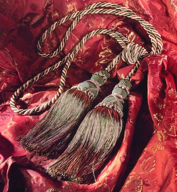 Кисти, подхваты для штор с кистями