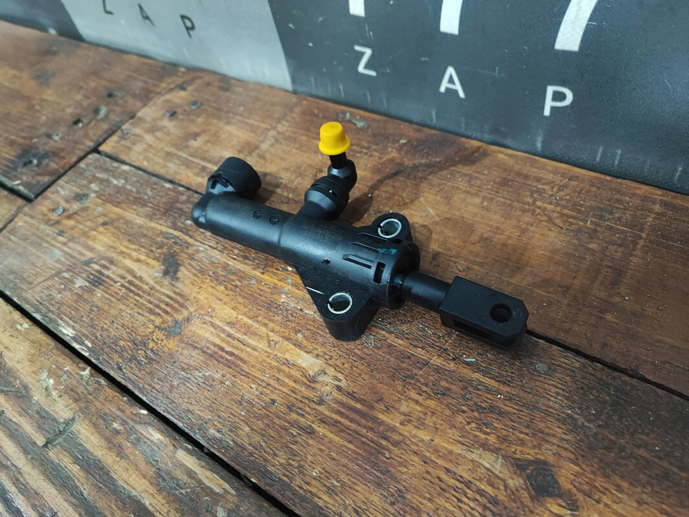 Цилиндр сцепления главный Haval H6 1 14-22 Б/У Оригинал 1608100AKZ20A