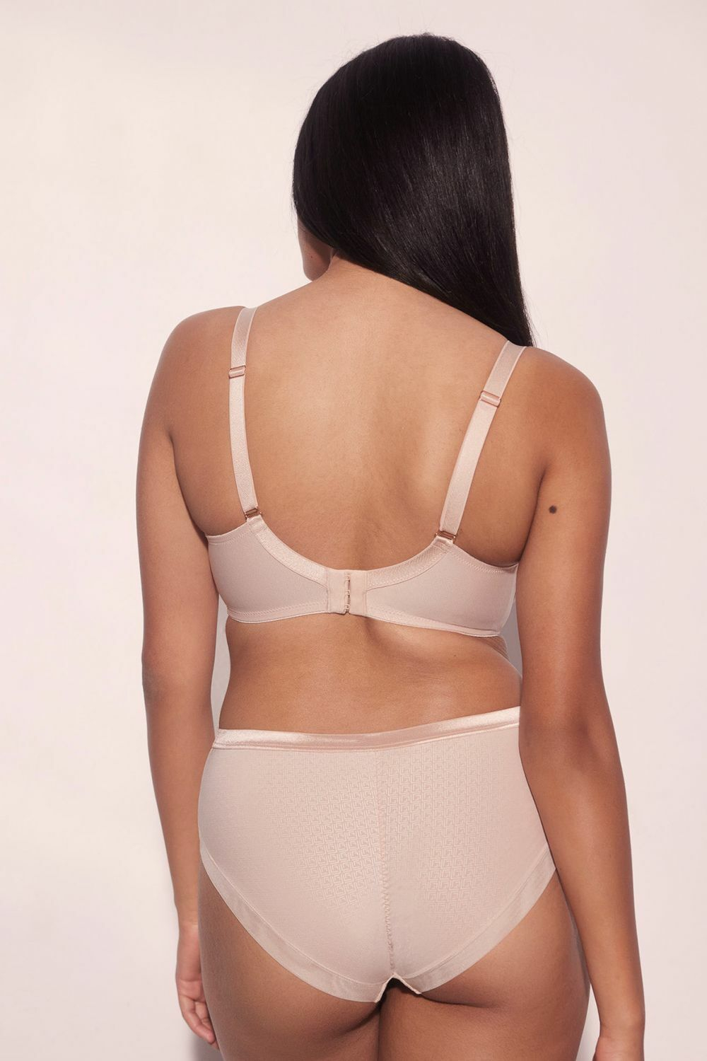 Телесный бюстгальтер Diamante на косточках (Размер: 75C) (Цвет: телесный)