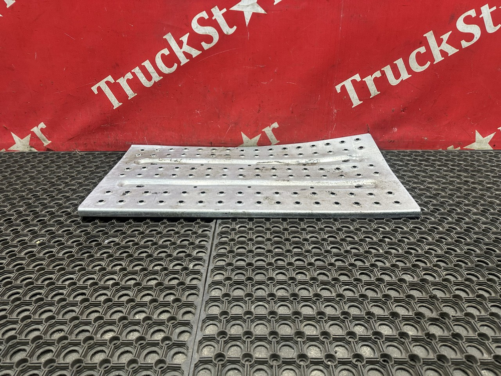 Трап на раму за кабиной 2023г