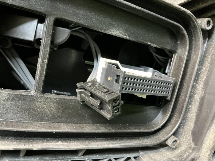 Фара левая Mercedes V W447 (2014-н.в.) LED