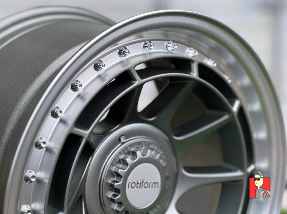 Комплект дисков Rotiform YVR 15x8.25 et10 4x100/4x114.3