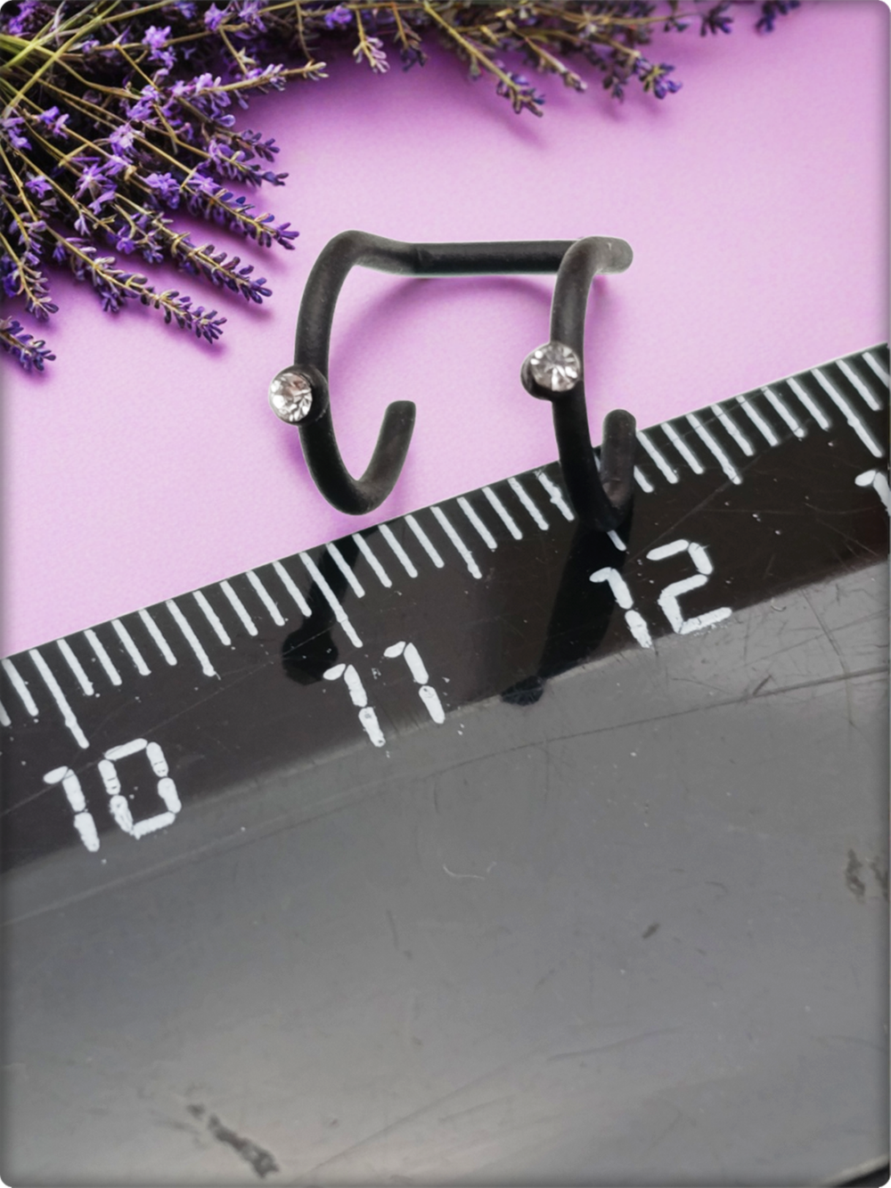 Серьга клипса без прокола ушей "Двойная с кристаллом", для имитации пирсинга (1 шт.) чёрная. Бижутерия.