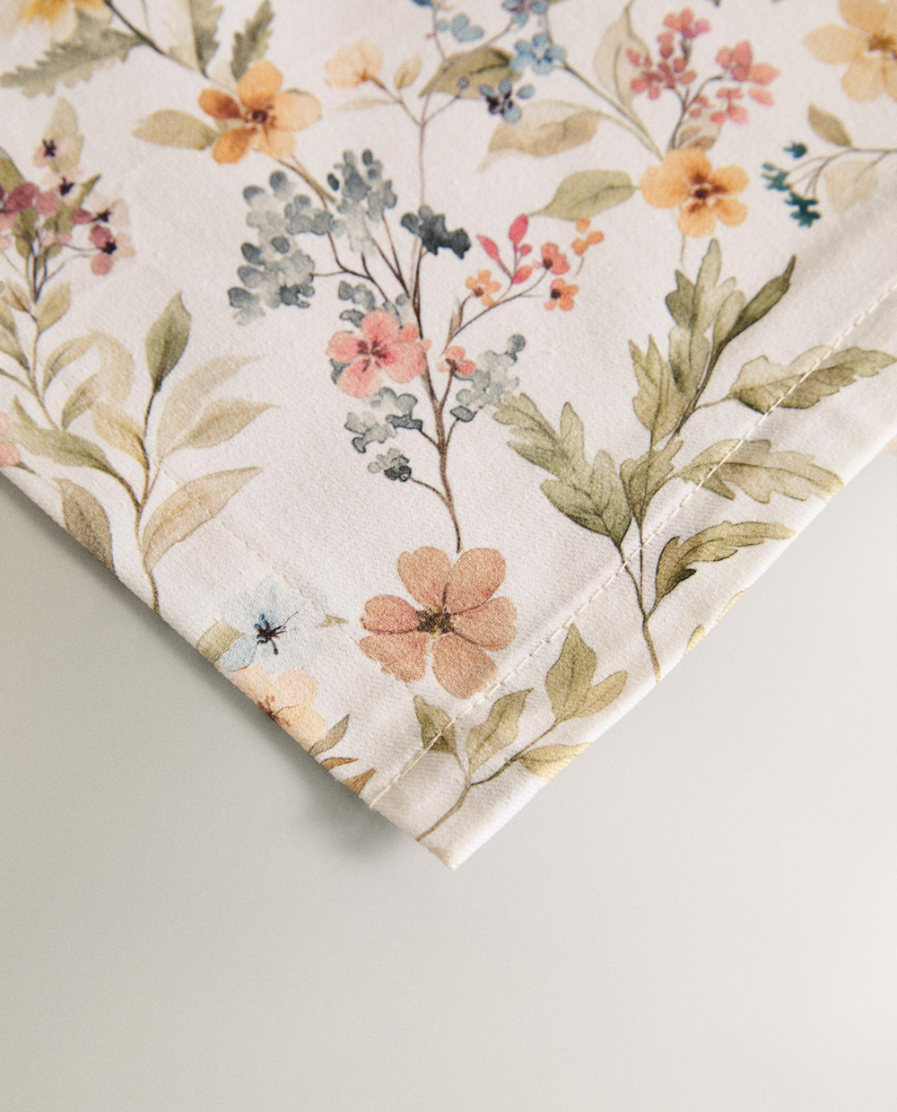 Zara Home скатерть из хлопка, цветочный мотив, 150 150 см · 5298/021