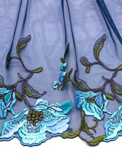 05-104 Вышивка на эл. сетке 20 см, т.синий/голубой (правая)