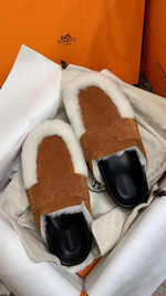 Мюли Hermes Go Mule женские замшевые с мехом в темно-коричневом цвете