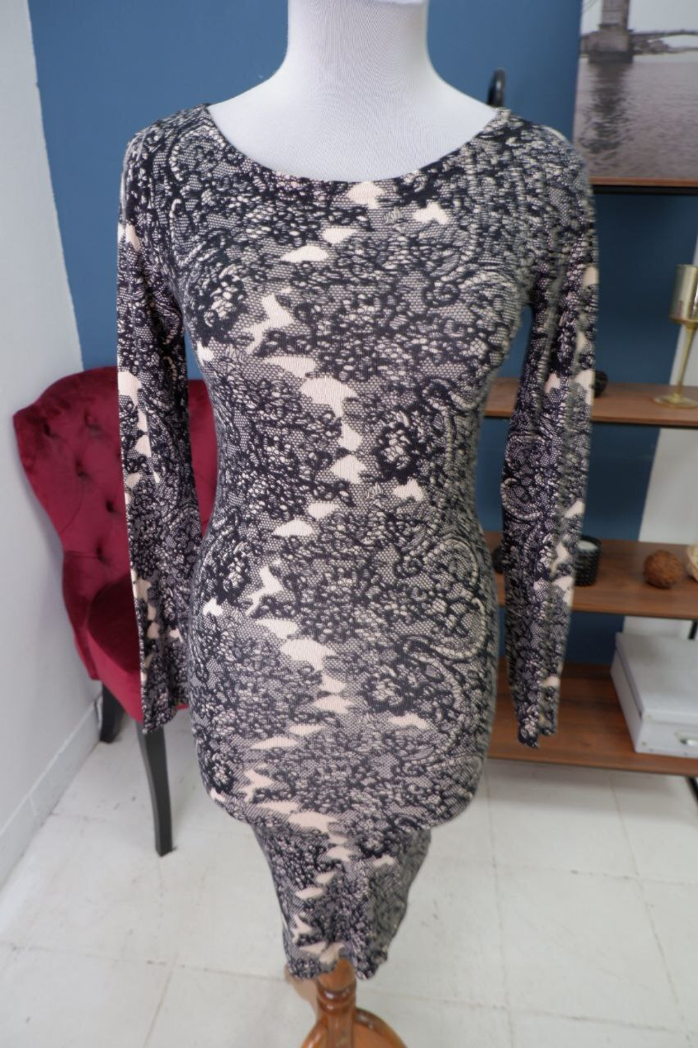 Платье Love Republic элегантное 42 размер