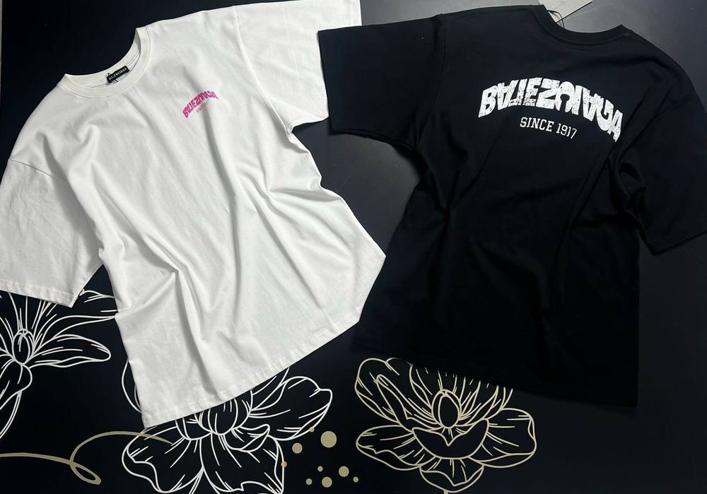 Футболка Balenciaga